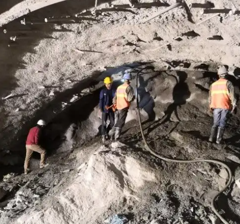 花都拱顶带模注浆料的施工流程及注意事项